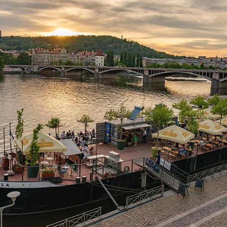 Cozy Homestay At Prague Main Station Экстерьер фото