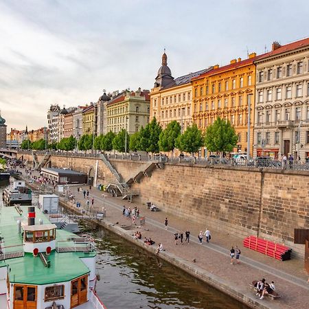 Cozy Homestay At Prague Main Station Экстерьер фото