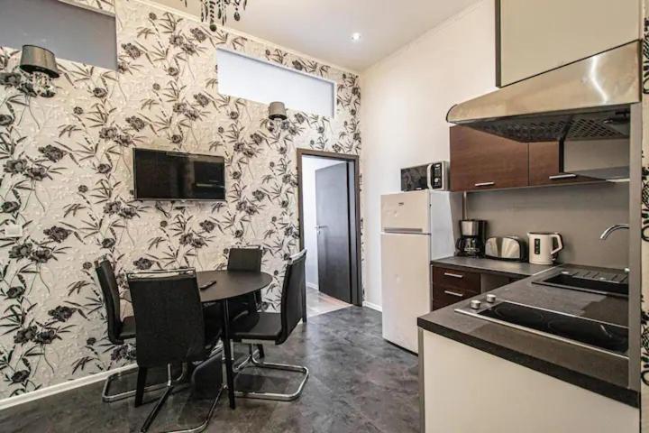 Cozy Homestay At Prague Main Station Экстерьер фото