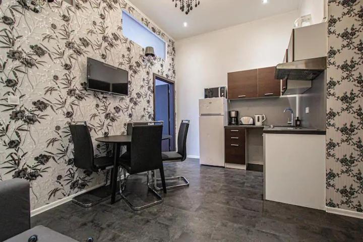 Cozy Homestay At Prague Main Station Экстерьер фото