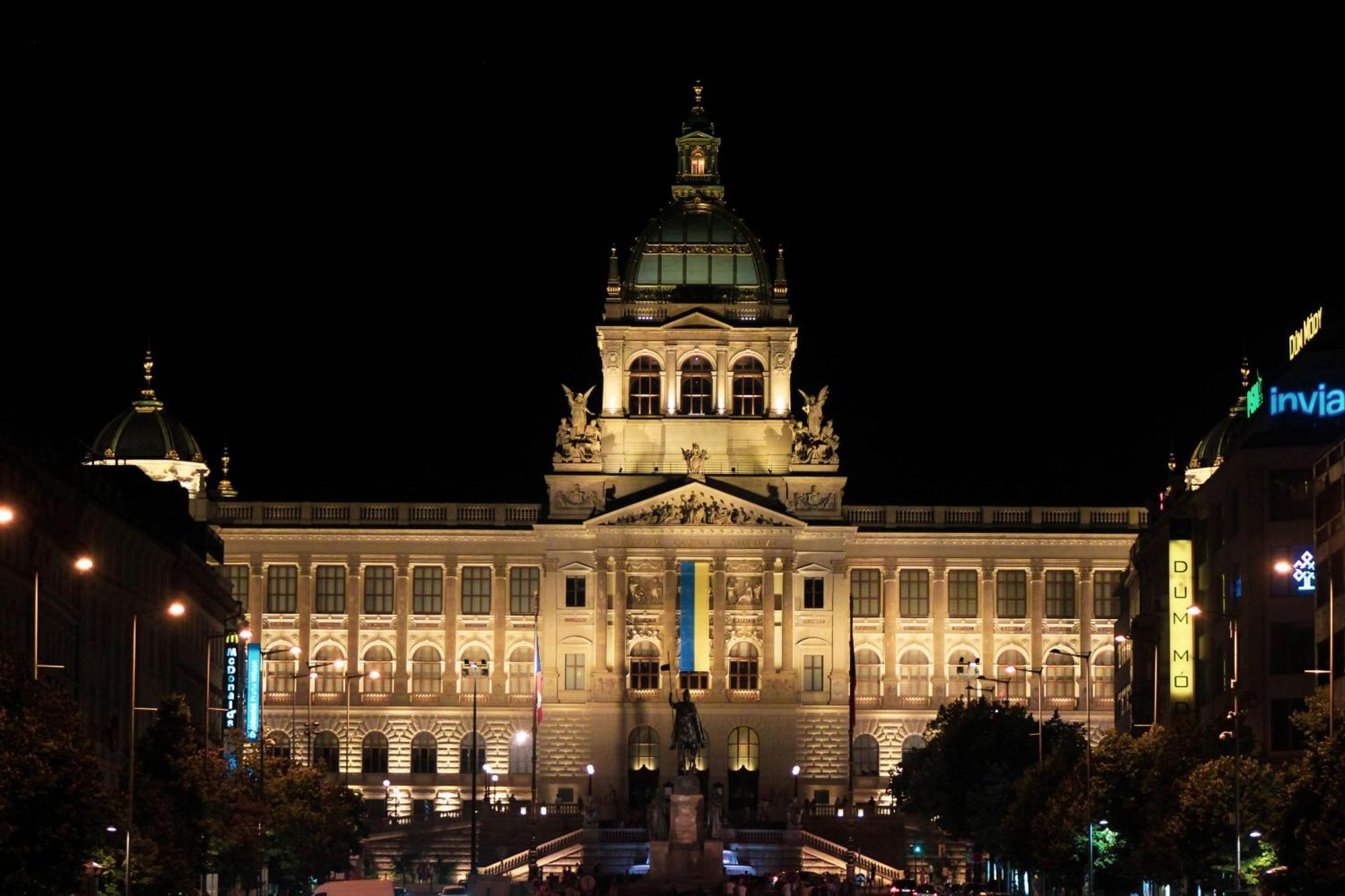 Cozy Homestay At Prague Main Station Экстерьер фото